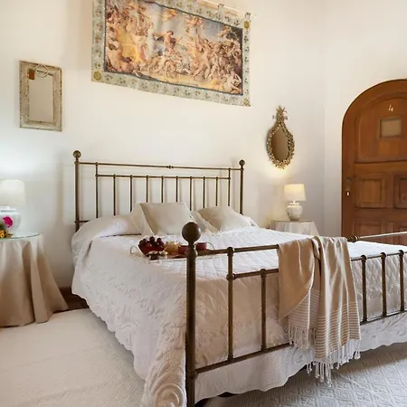 Antica Caresi Bed & Breakfast