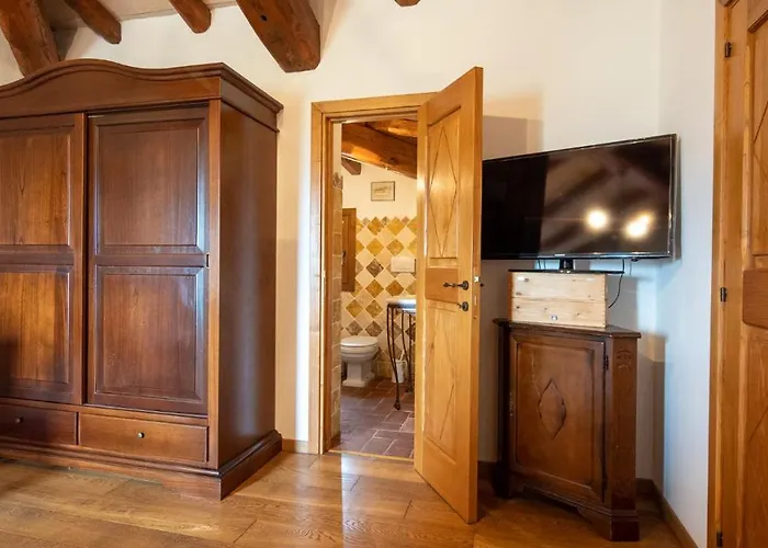 Antica Caresi Bed & Breakfast *