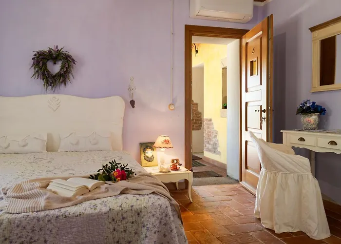 לינה וארוחת בוקר Antica Caresi *